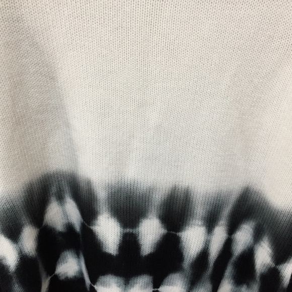 Simply Vera Tie Dye Pullover Long Sleeve Sweater - Picture 9 of 16